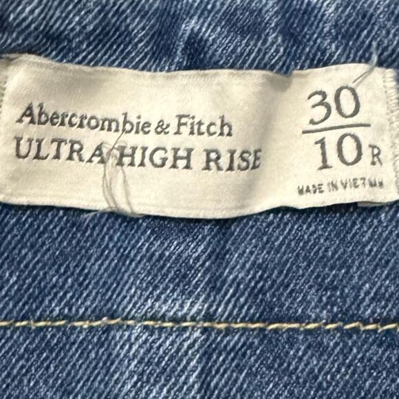 Abercrombie & Fitch Ultra High Rise Paperbag Waist Jeans Women's 30 Blue Cropped - Picture 3 of 7